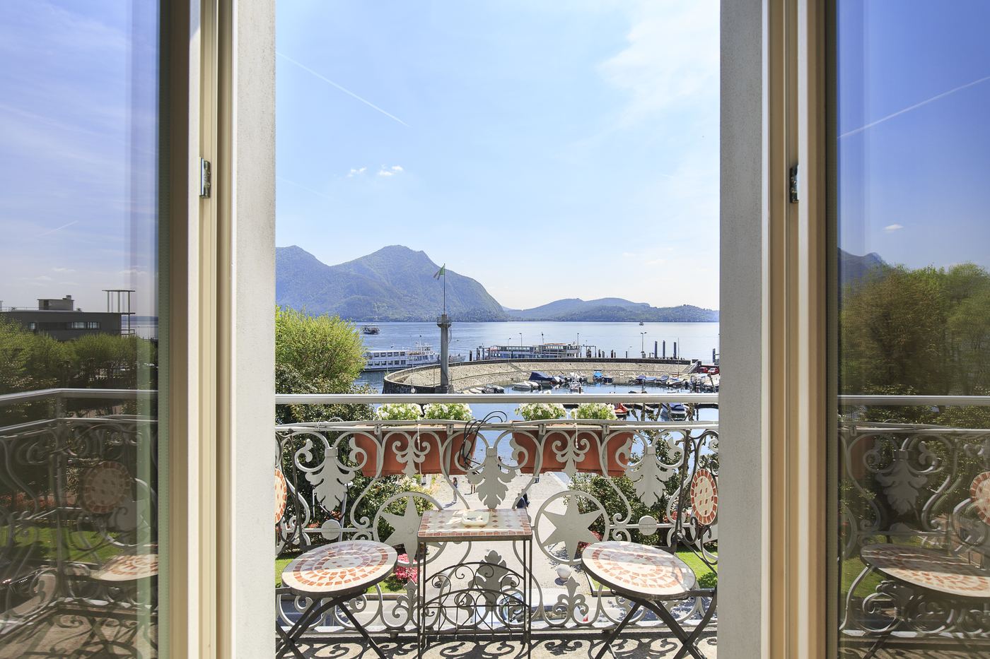Camera con balcone sul lago