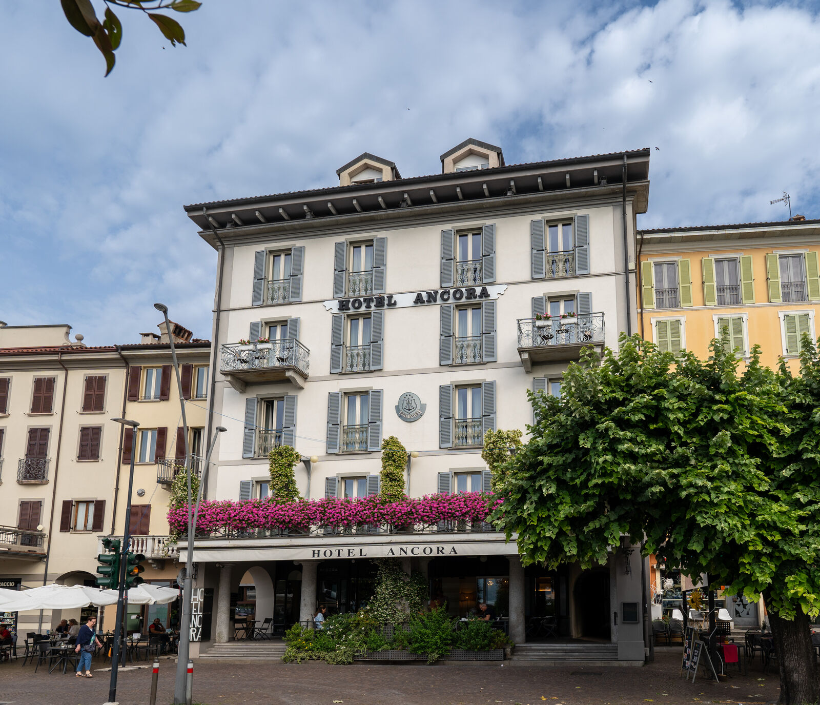 Hotel Ancora, esterno · L’albergo sulla piazza