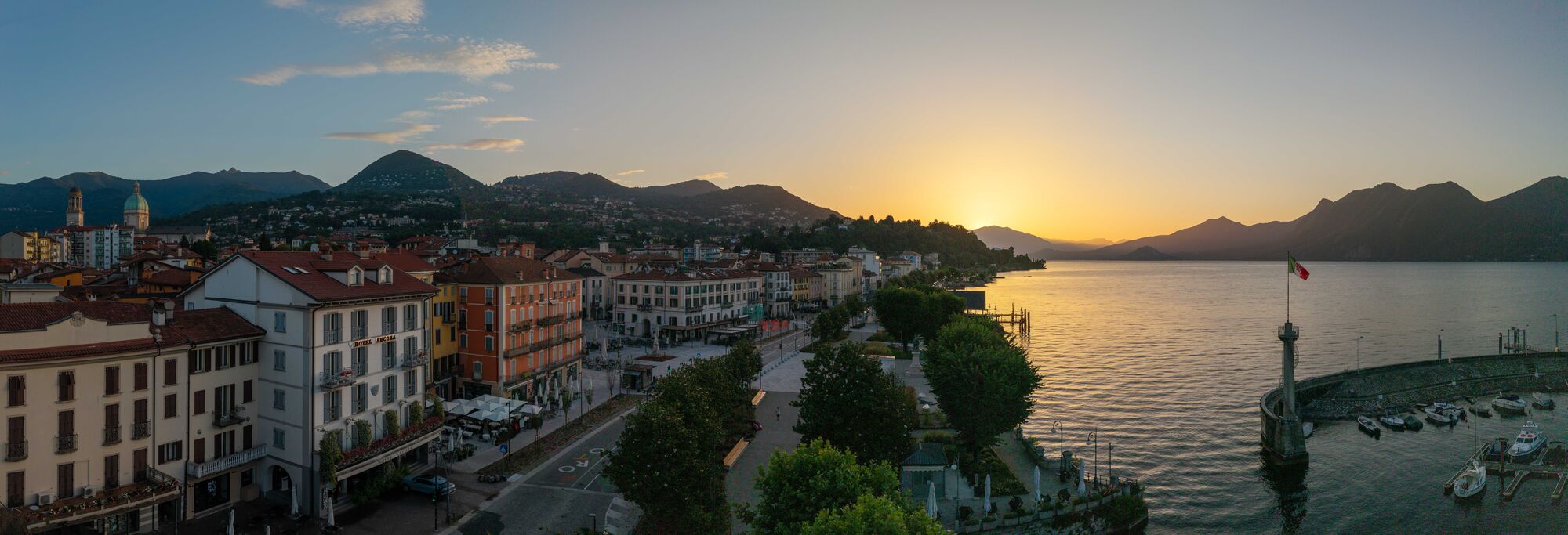Hotel Ancora, esterno · Intra al tramonto