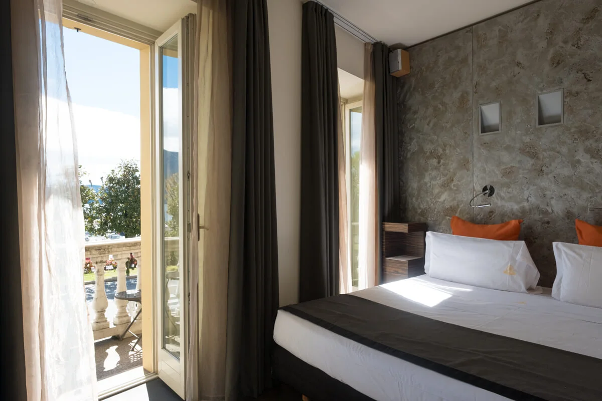 Hotel Ancora lake-view room