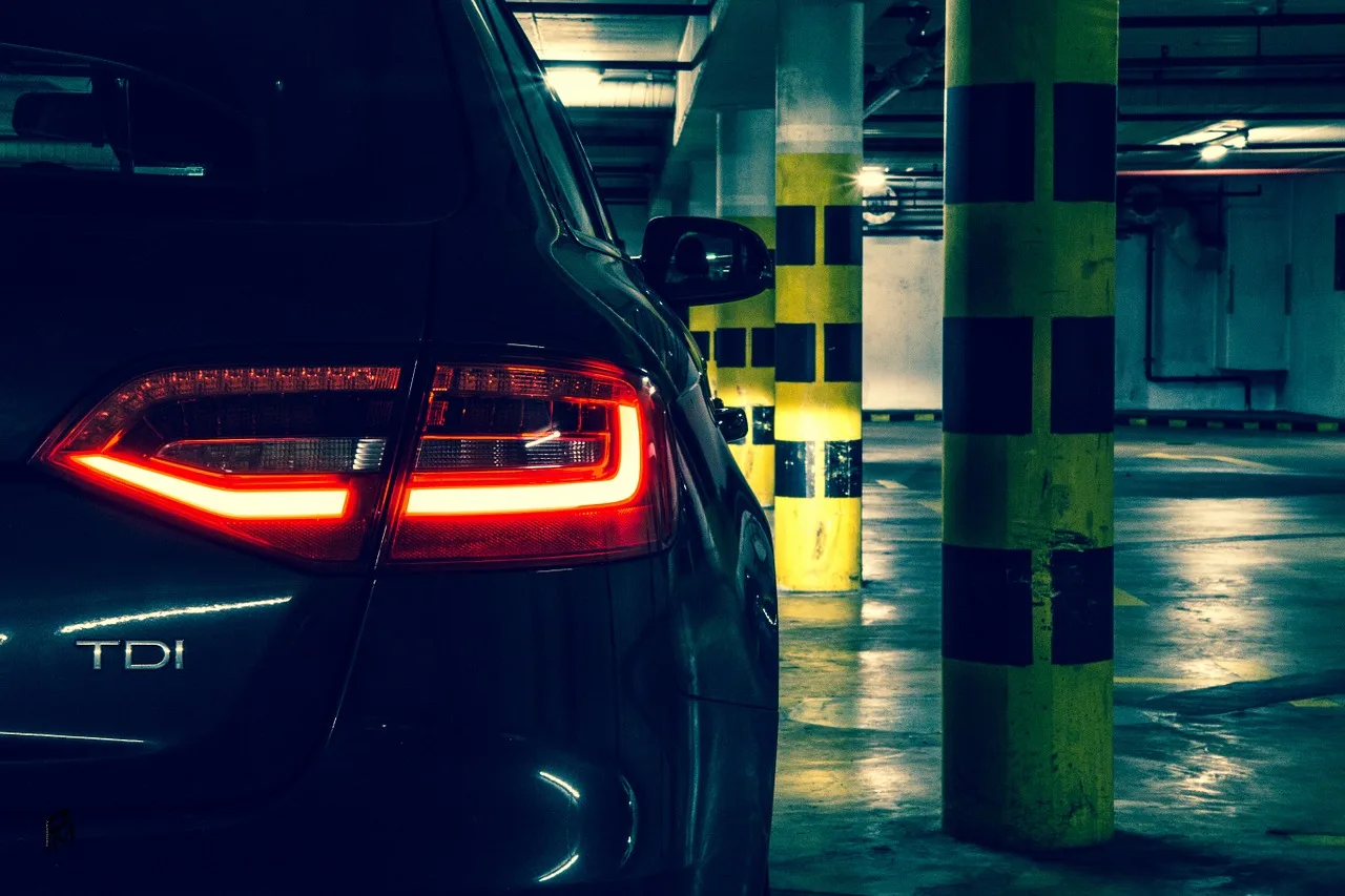 Garage & parking — Hotel Ancora