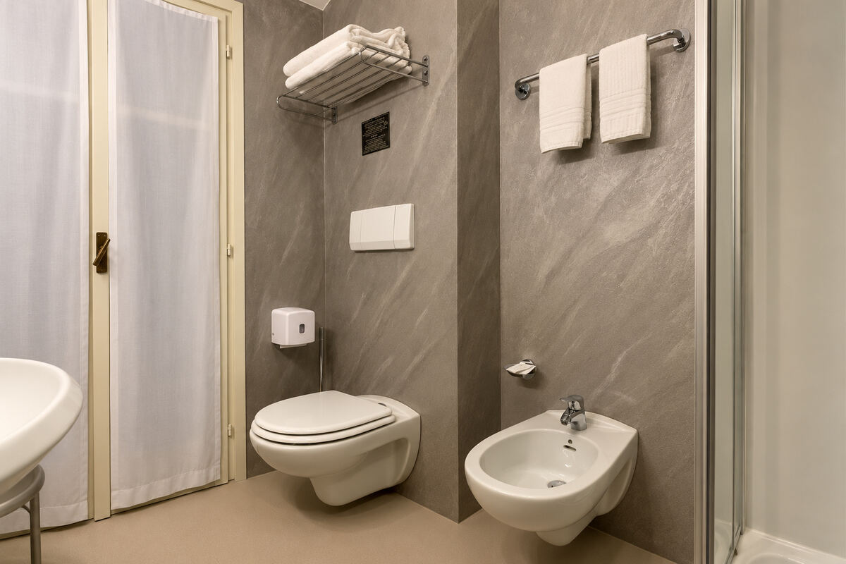 Appartamento 106, il bagno, wc e bidet