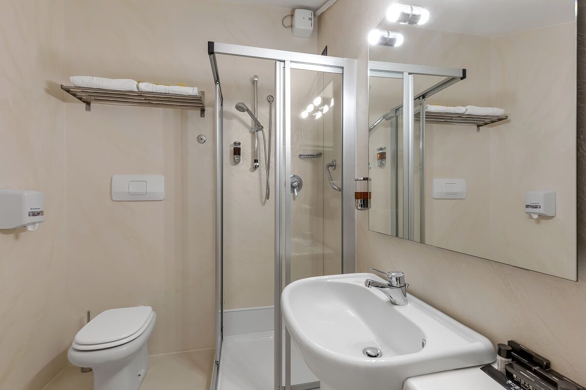 Il bagno della tripla